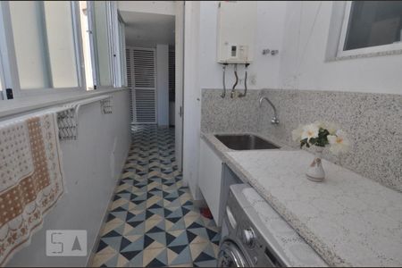 Apartamento à venda com 203m², 3 quartos e 1 vagaÁrea de Serviço