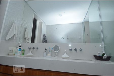 Apartamento à venda com 203m², 3 quartos e 1 vagaBanheiro 1