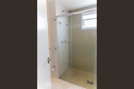 Apartamento à venda com 167m², 3 quartos e 2 vagas Apartamento à venda com 167m², 3 quartos e 2 vagasBanheiro da Suíte 2
