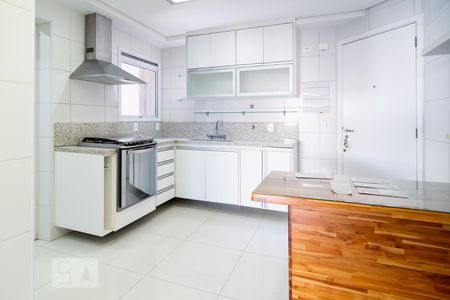 Apartamento à venda com 147m², 3 quartos e 2 vagas Apartamento à venda com 147m², 3 quartos e 2 vagasCozinha