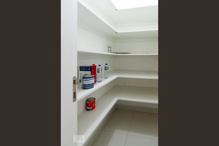 Apartamento à venda com 147m², 3 quartos e 2 vagas Apartamento à venda com 147m², 3 quartos e 2 vagasDespensa