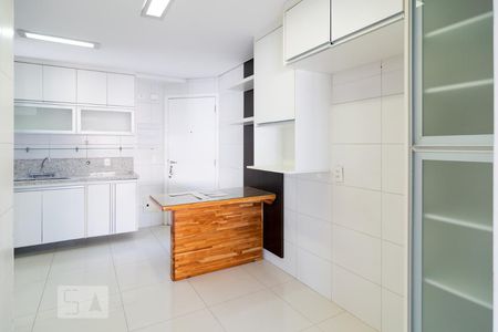 Apartamento à venda com 147m², 3 quartos e 2 vagas Apartamento à venda com 147m², 3 quartos e 2 vagasCozinha