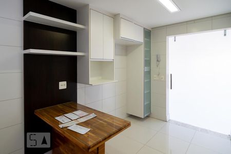 Apartamento à venda com 147m², 3 quartos e 2 vagas Apartamento à venda com 147m², 3 quartos e 2 vagasCozinha