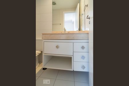 Apartamento à venda com 147m², 3 quartos e 2 vagas Apartamento à venda com 147m², 3 quartos e 2 vagasBanheiro Suíte 1