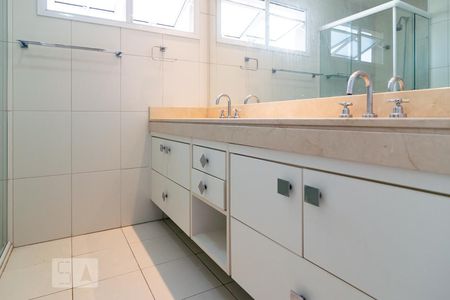 Apartamento à venda com 147m², 3 quartos e 2 vagas Apartamento à venda com 147m², 3 quartos e 2 vagasBanheiro Suíte Master