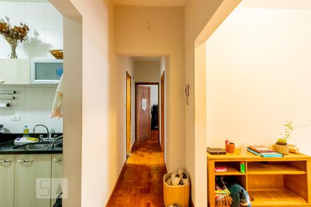 Corredor de apartamento para alugar com 2 quartos, 85m² em Aclimação, São Paulo