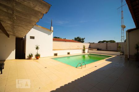 Casa à venda com 900m², 3 quartos e 8 vagasPiscina