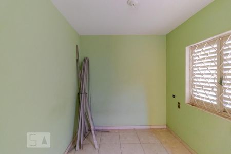 Casa à venda com 900m², 3 quartos e 8 vagasQuarto de Serviço