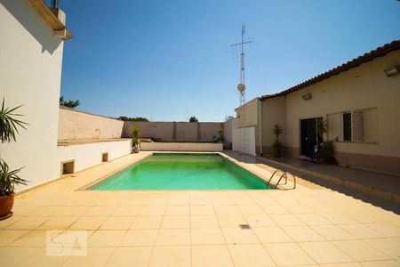 Casa à venda com 900m², 3 quartos e 8 vagasPiscina