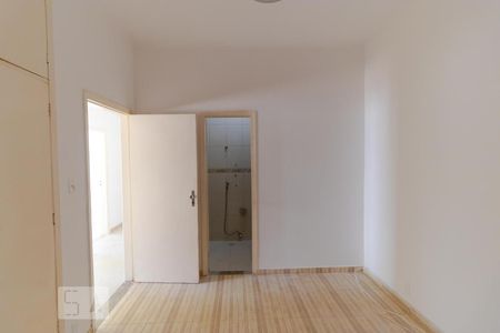 Casa à venda com 900m², 3 quartos e 8 vagasSuíte