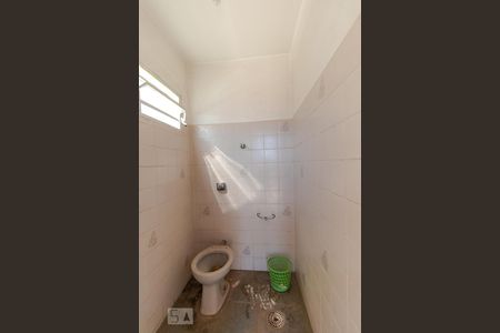 Casa à venda com 900m², 3 quartos e 8 vagasVestiário