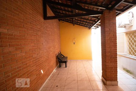 Casa à venda com 900m², 3 quartos e 8 vagasVaranda