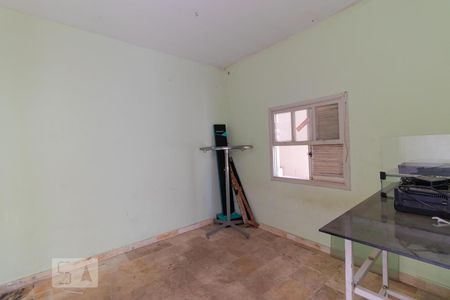 Casa à venda com 900m², 3 quartos e 8 vagasEscritório 