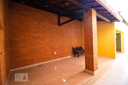 Casa à venda com 900m², 3 quartos e 8 vagasVaranda