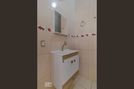 Casa à venda com 900m², 3 quartos e 8 vagasBanheiro 01