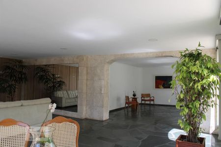 Apartamento à venda com 120m², 3 quartos e 3 vagasHall social