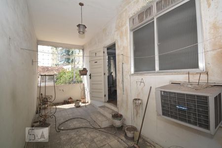 Casa à venda com 270m², 5 quartos e 3 vagasVaranda da Sala - 2°Andar