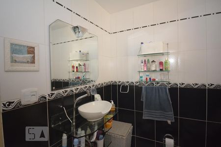 Casa à venda com 270m², 5 quartos e 3 vagasBanheiro - 1°Andar