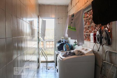 Casa à venda com 432m², 8 quartos e 4 vagas Casa à venda com 432m², 8 quartos e 4 vagasÁrea de Serviço