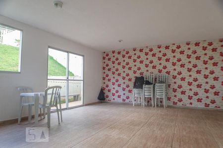Apartamento para alugar com 42m², 2 quartos e 1 vaga Apartamento para alugar com 42m², 2 quartos e 1 vagaÁrea comum - salão de festas