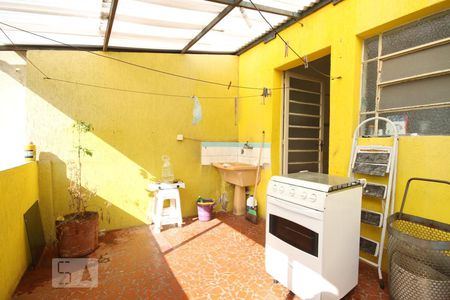 Casa à venda com 100m², 2 quartos e 1 vagaÁrea de serviço