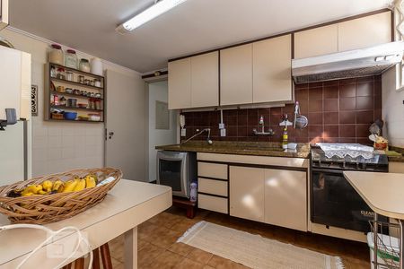 Casa à venda com 150m², 4 quartos e 2 vagasCozinha - Armários