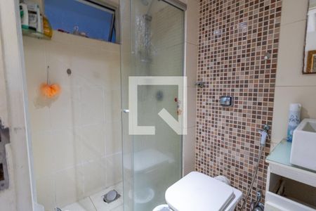Banheiro de apartamento à venda com 1 quarto, 49m² em Centro Histórico, Porto Alegre