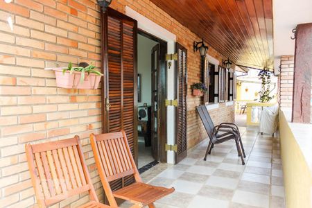 Casa à venda com 420m², 5 quartos e 4 vagas Casa à venda com 420m², 5 quartos e 4 vagasÁrea comum