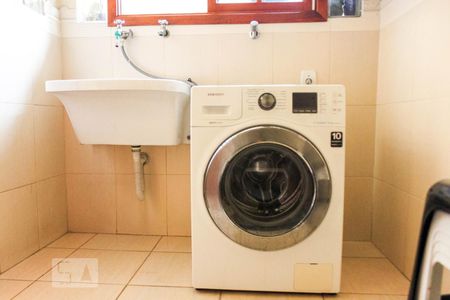Casa à venda com 420m², 5 quartos e 4 vagas Casa à venda com 420m², 5 quartos e 4 vagasÁrea de Serviço