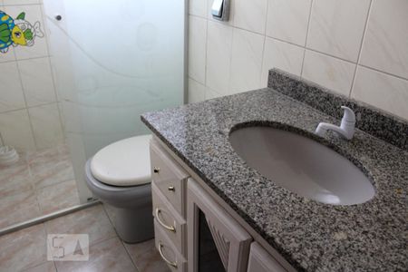 Casa à venda com 211m², 4 quartos e 4 vagasBanheiro