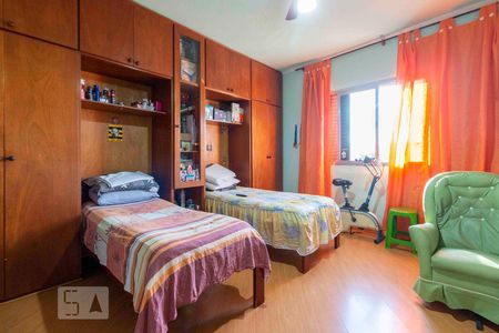Casa à venda com 300m², 2 quartos e 2 vagasQuarto 2