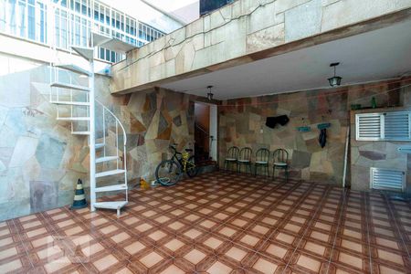 Casa à venda com 300m², 2 quartos e 2 vagasGaragem