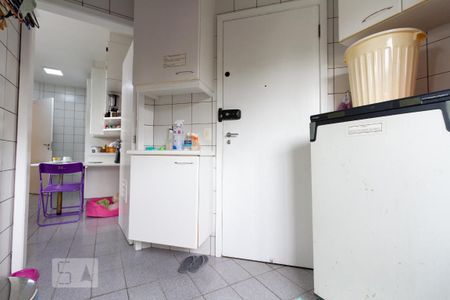 Apartamento à venda com 115m², 3 quartos e 3 vagas Apartamento à venda com 115m², 3 quartos e 3 vagasÁrea de serviço