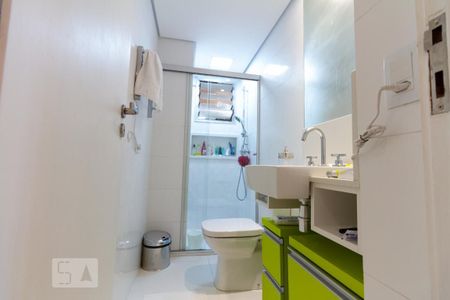 Apartamento à venda com 115m², 3 quartos e 3 vagas Apartamento à venda com 115m², 3 quartos e 3 vagasBanheiro Social