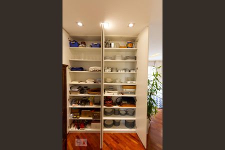 Apartamento à venda com 115m², 3 quartos e 3 vagas Apartamento à venda com 115m², 3 quartos e 3 vagasSala - Armários