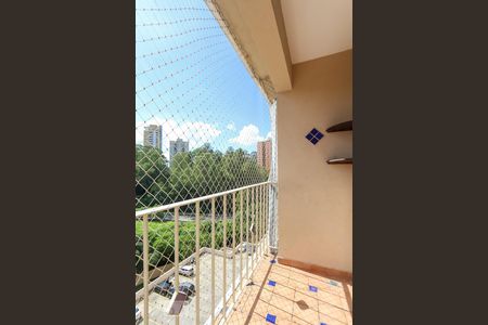 Varanda da sala de apartamento para alugar com 3 quartos, 71m² em Jardim Ampliacao, São Paulo