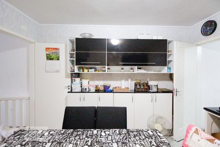 Casa à venda com 165m², 3 quartos e 3 vagas Casa à venda com 165m², 3 quartos e 3 vagasCozinha