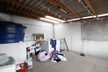 Casa à venda com 165m², 3 quartos e 3 vagas Casa à venda com 165m², 3 quartos e 3 vagasLavanderia