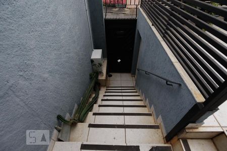 Casa à venda com 165m², 3 quartos e 3 vagas Casa à venda com 165m², 3 quartos e 3 vagasEntrada