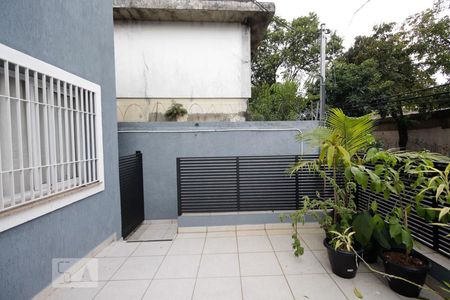 Casa à venda com 165m², 3 quartos e 3 vagas Casa à venda com 165m², 3 quartos e 3 vagasQuintal
