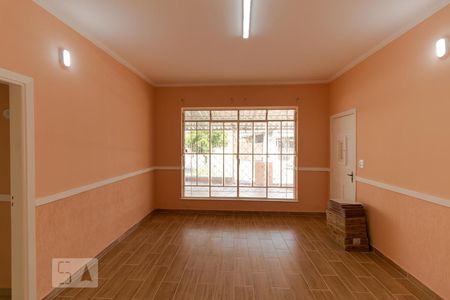 Sala 01 de casa para alugar com 4 quartos, 400m² em C, Campinas