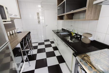 Apartamento para alugar com 94m², 2 quartos e 2 vagas Apartamento para alugar com 94m², 2 quartos e 2 vagasCozinha