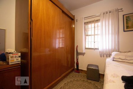 Casa à venda com 250m², 3 quartos e 1 vaga Casa à venda com 250m², 3 quartos e 1 vagaQuarto (Casa dos Fundos)