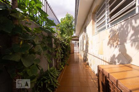 Casa à venda com 250m², 3 quartos e 1 vaga Casa à venda com 250m², 3 quartos e 1 vagaCorredor lateral