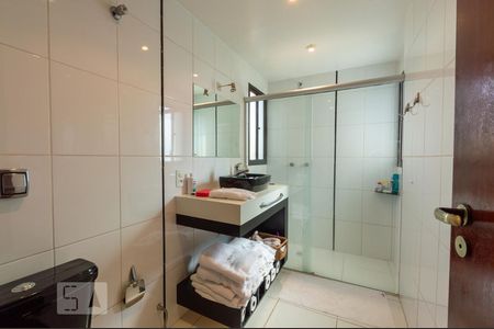 Apartamento à venda com 138m², 3 quartos e 2 vagas Apartamento à venda com 138m², 3 quartos e 2 vagasBanheiro