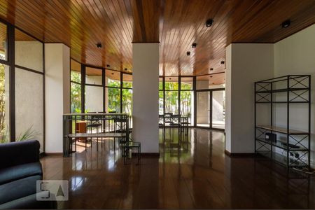 Apartamento à venda com 138m², 3 quartos e 2 vagas Apartamento à venda com 138m², 3 quartos e 2 vagasÁrea comum - Salão de festas