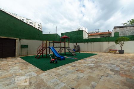 Apartamento à venda com 138m², 3 quartos e 2 vagas Apartamento à venda com 138m², 3 quartos e 2 vagasÁrea Comum - Playground