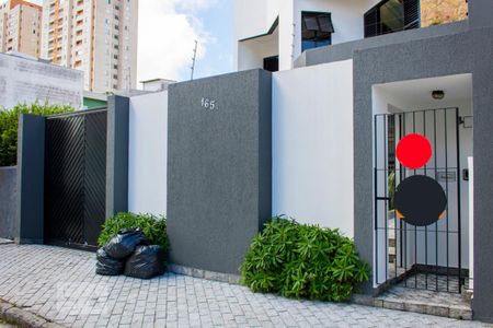 Casa à venda com 630m², 4 quartos e 8 vagasFachada