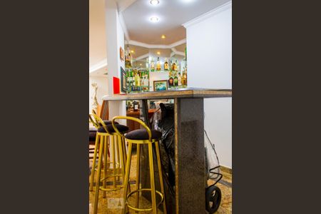 Casa à venda com 630m², 4 quartos e 8 vagasBar