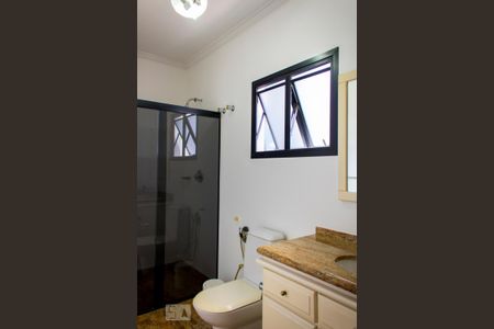 Casa à venda com 630m², 4 quartos e 8 vagasBanheiro da Suíte 3